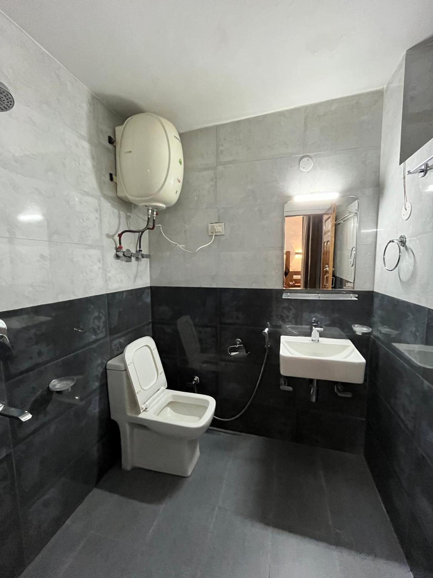 Hotel Premier Mall Road Manali Dış mekan fotoğraf