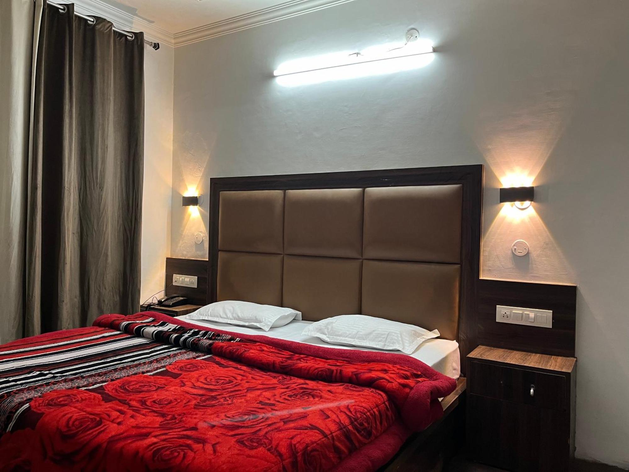 Hotel Premier Mall Road Manali Dış mekan fotoğraf