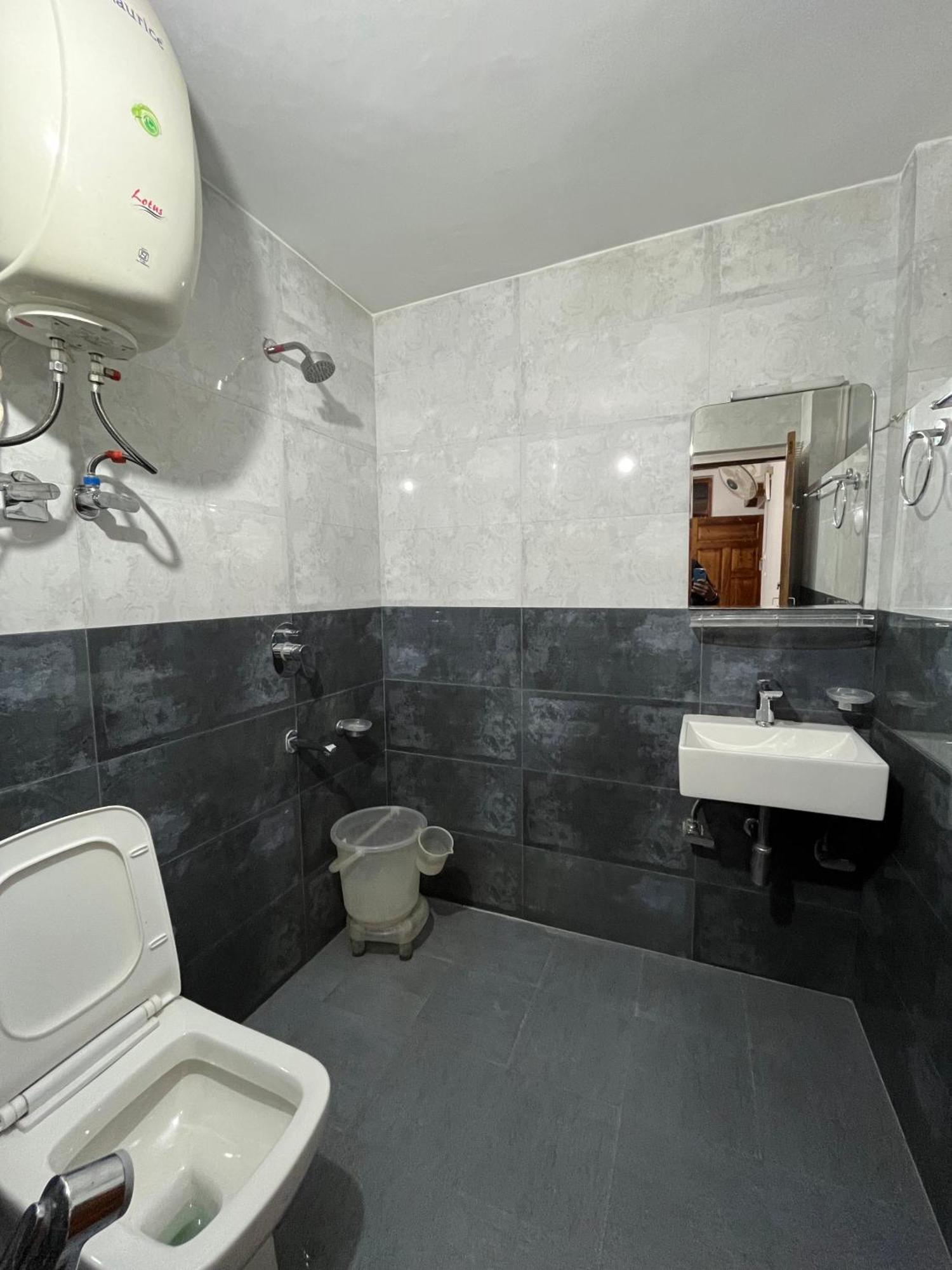 Hotel Premier Mall Road Manali Dış mekan fotoğraf
