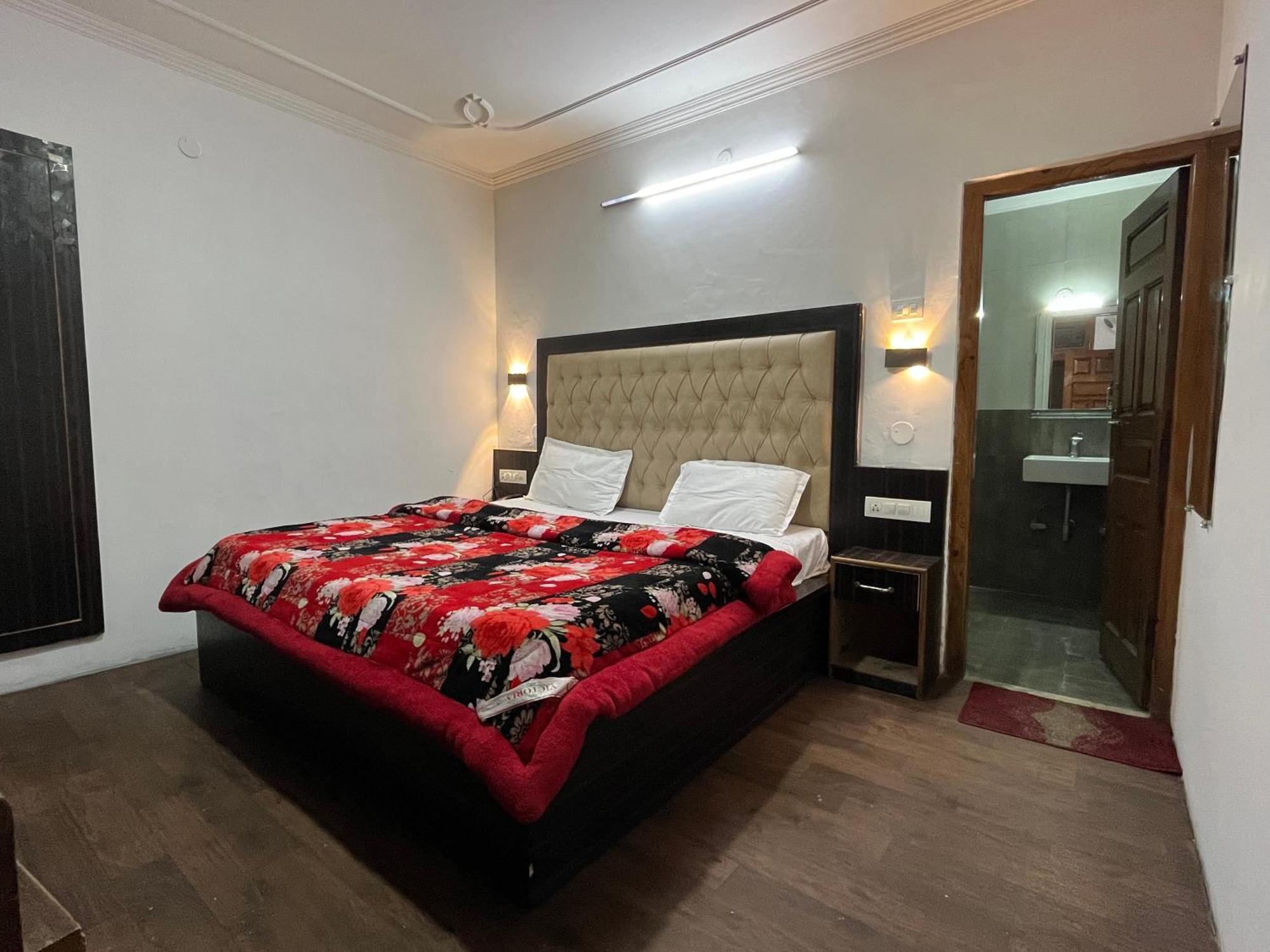 Hotel Premier Mall Road Manali Dış mekan fotoğraf