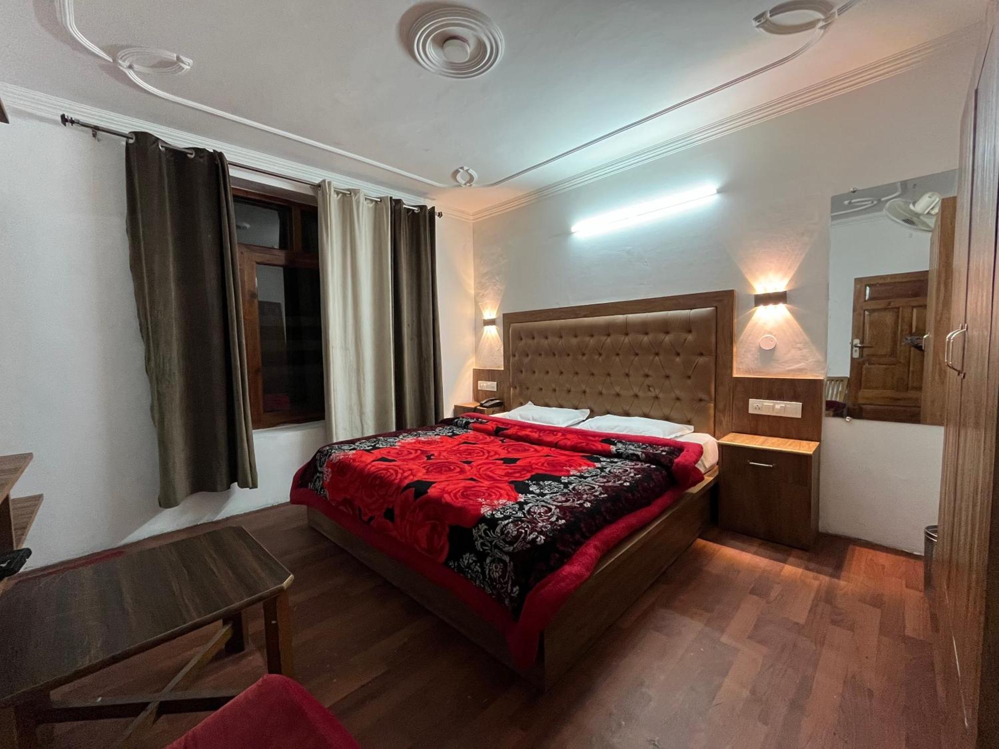 Hotel Premier Mall Road Manali Dış mekan fotoğraf