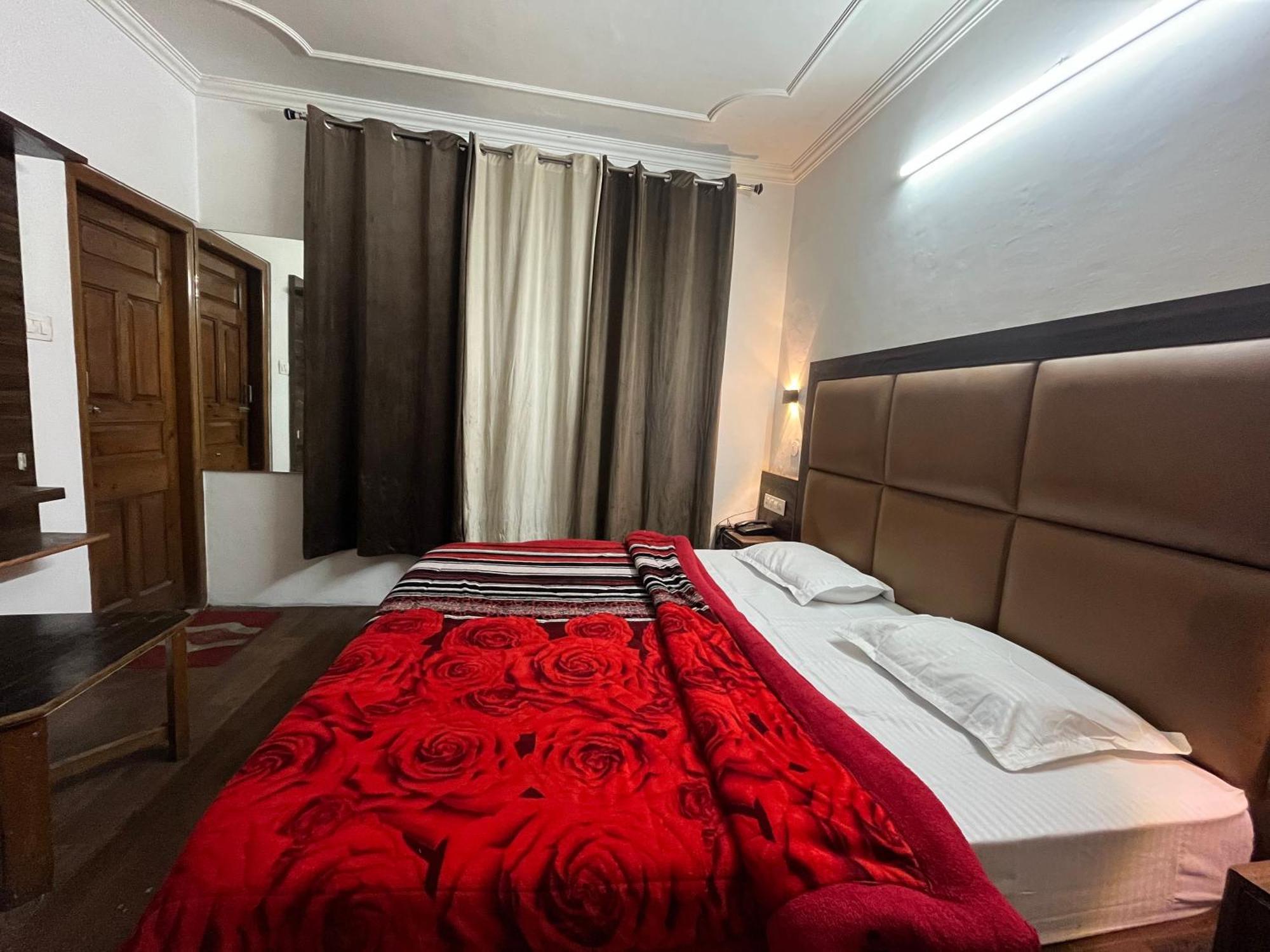 Hotel Premier Mall Road Manali Dış mekan fotoğraf