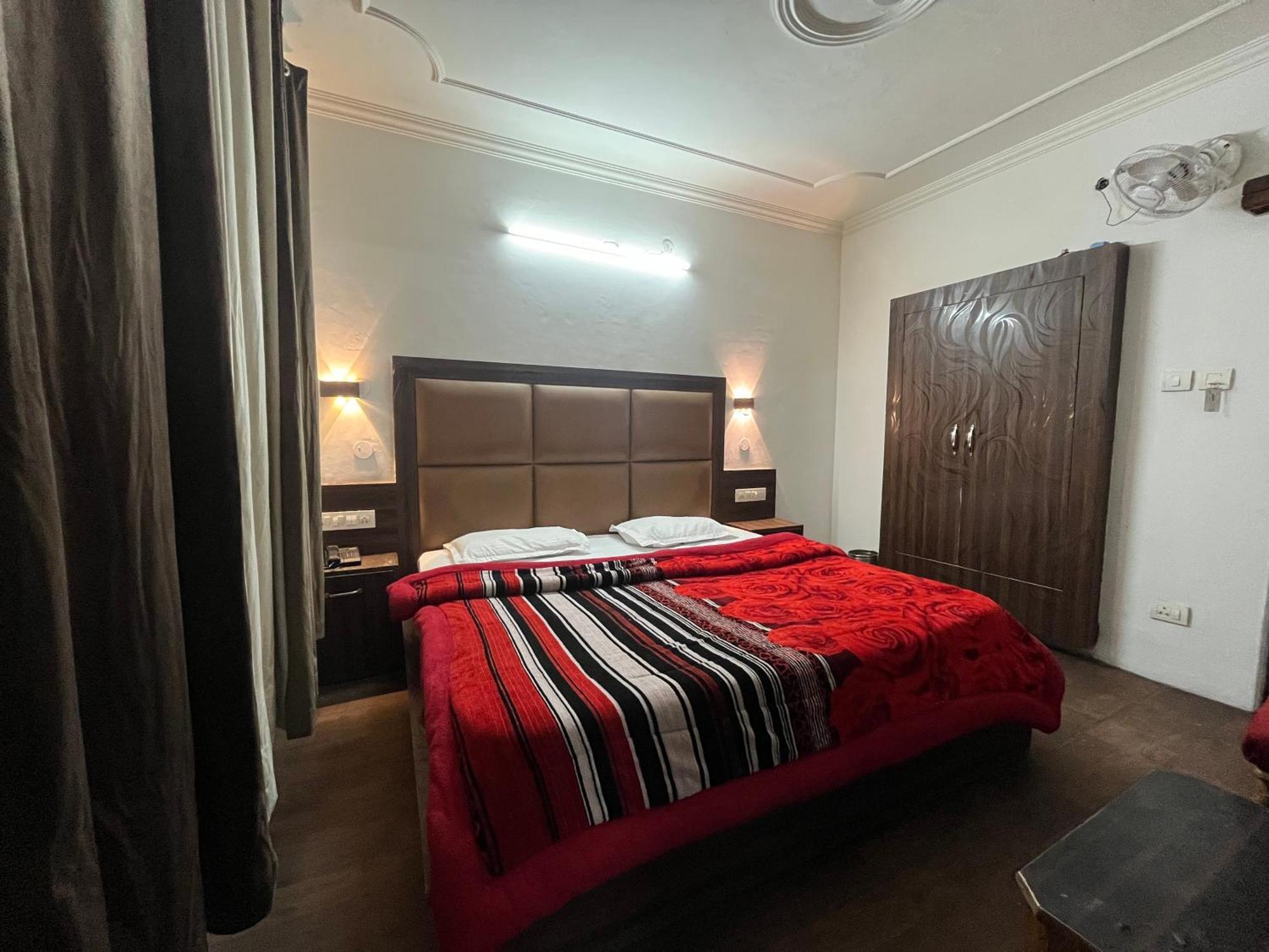 Hotel Premier Mall Road Manali Dış mekan fotoğraf