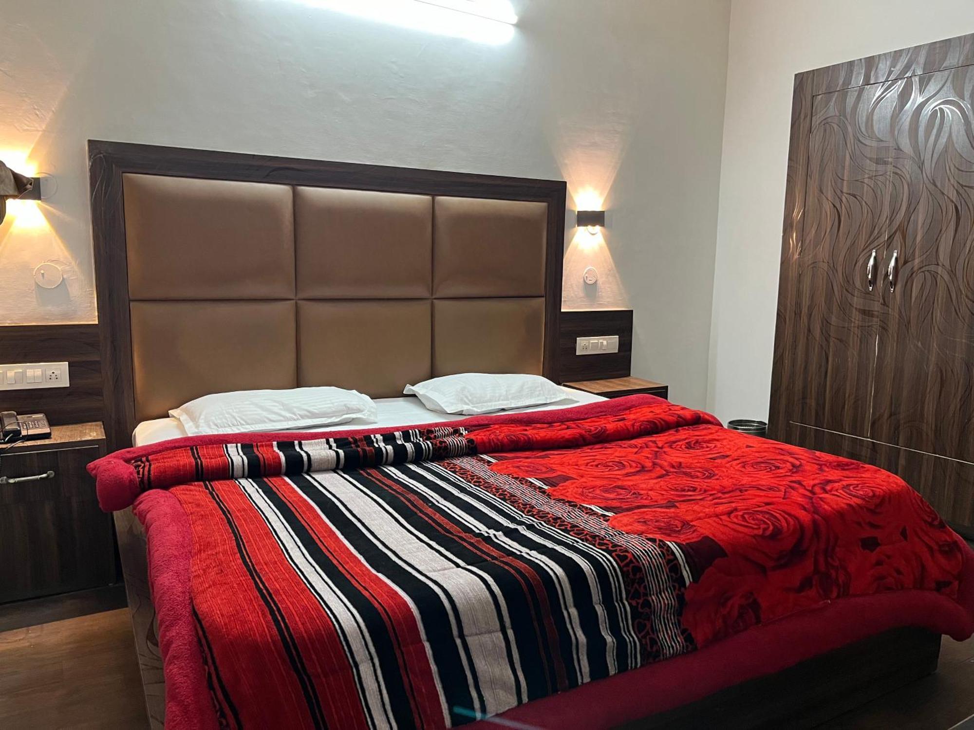 Hotel Premier Mall Road Manali Dış mekan fotoğraf