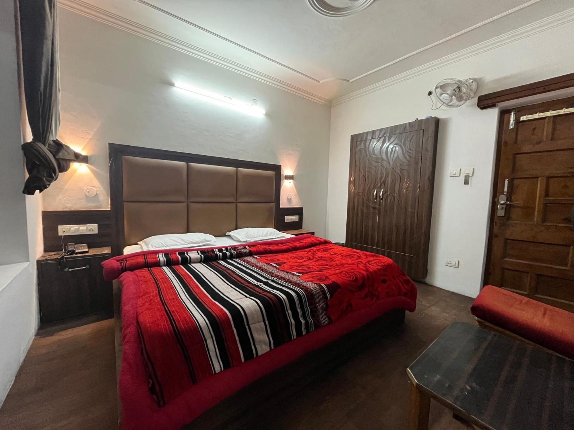 Hotel Premier Mall Road Manali Dış mekan fotoğraf